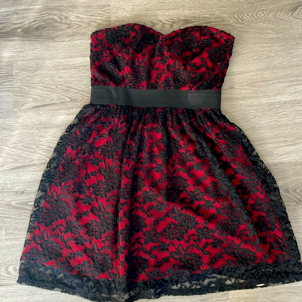 Vintage lace goth wet seal strapless dress
